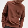 Badge Detail Herren-Sweatshirt mit Rundhalsausschnitt, Whiskybraun
