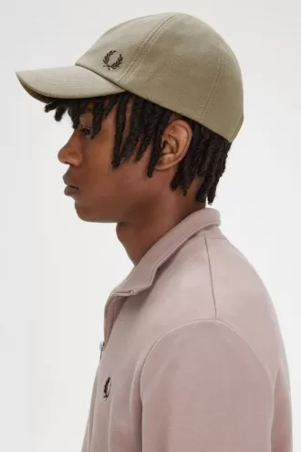 Classic Pique Herrenmütze, warmes Grau und Dunkelrot