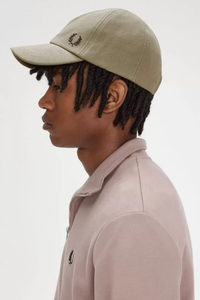 Classic Pique Herrenmütze, warmes Grau und Dunkelrot