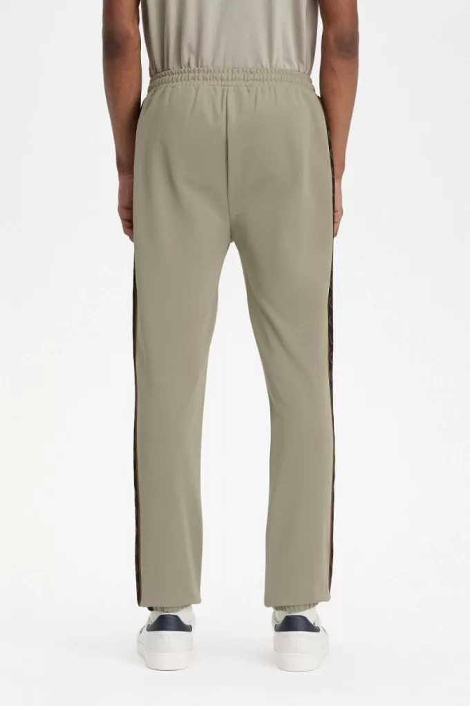 Contrast Tape Track Herrenhose Warm Grau Dunkelrot