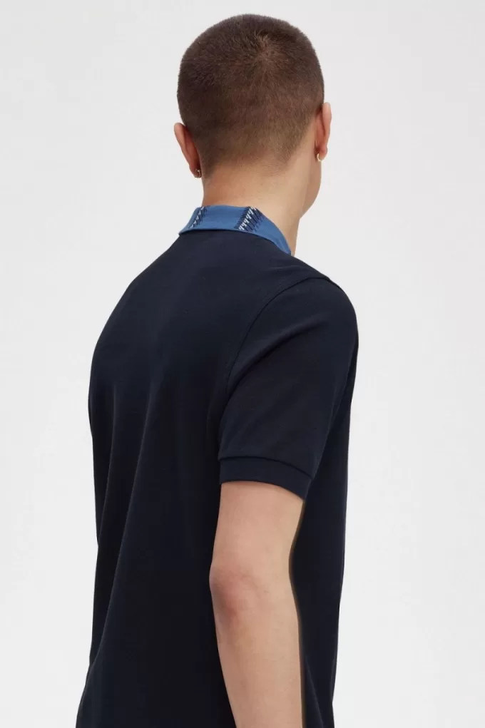 Herren-Poloshirt mit grafischem Kragen, Marineblau