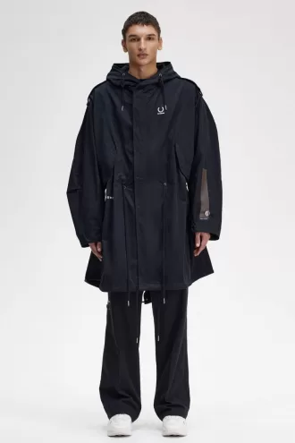 Herrenparka mit bedrucktem Aufnäher, Schwarz