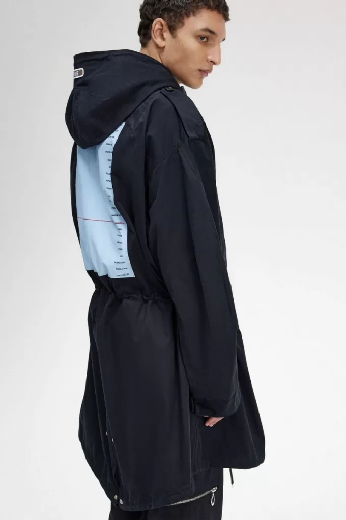 Herrenparka mit bedrucktem Aufnäher, Schwarz Herrenparka mit bedrucktem Aufnäher, Schwarz