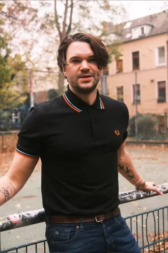 M12 Herrenhemd Schwarz Hamburg Himmelblau Orange Sprühfarbe