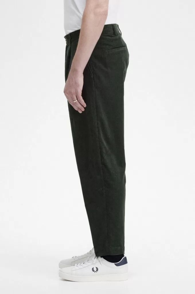 Waffle Cord Tapered Herrenhose Nachtgrün