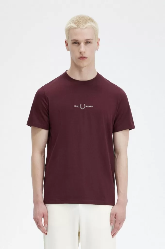 besticktes Herren-T-Shirt Oxblood